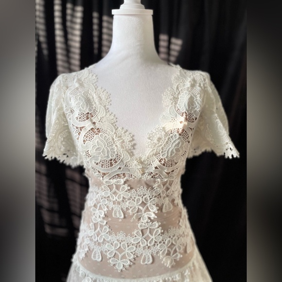 Bronx and Banco white lace Beverly dress. Size XS - Picture 11 of 16